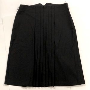 Sisley 42 Black Skirt pleats infront & back side zipper Excellent Condition